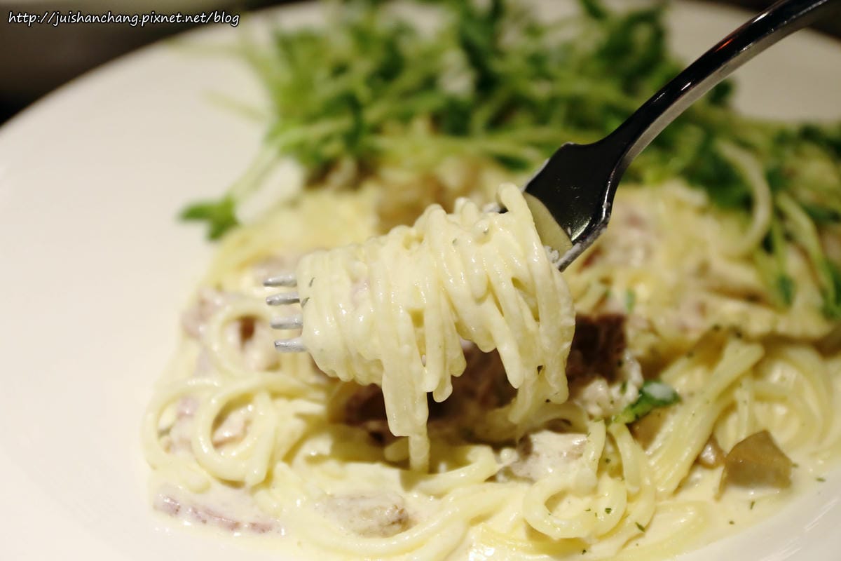 【食║台北】Move Deluxe 燄〜台北巷弄中的美食。新義式料理創意料理。獨特鳥籠裝潢。