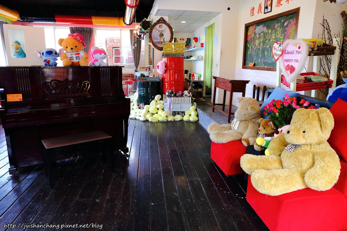 【遊║新竹】內灣愛情故事館〜浪漫新景點。景觀餐廳。婚紗拍攝基地。(已歇業)