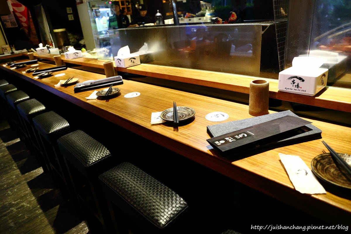 【食║台北】串場居酒屋 Kushi Bar〜好好吃之串燒名店推薦。適合嗨咖聚會的串燒居酒屋，下班後的小確幸！