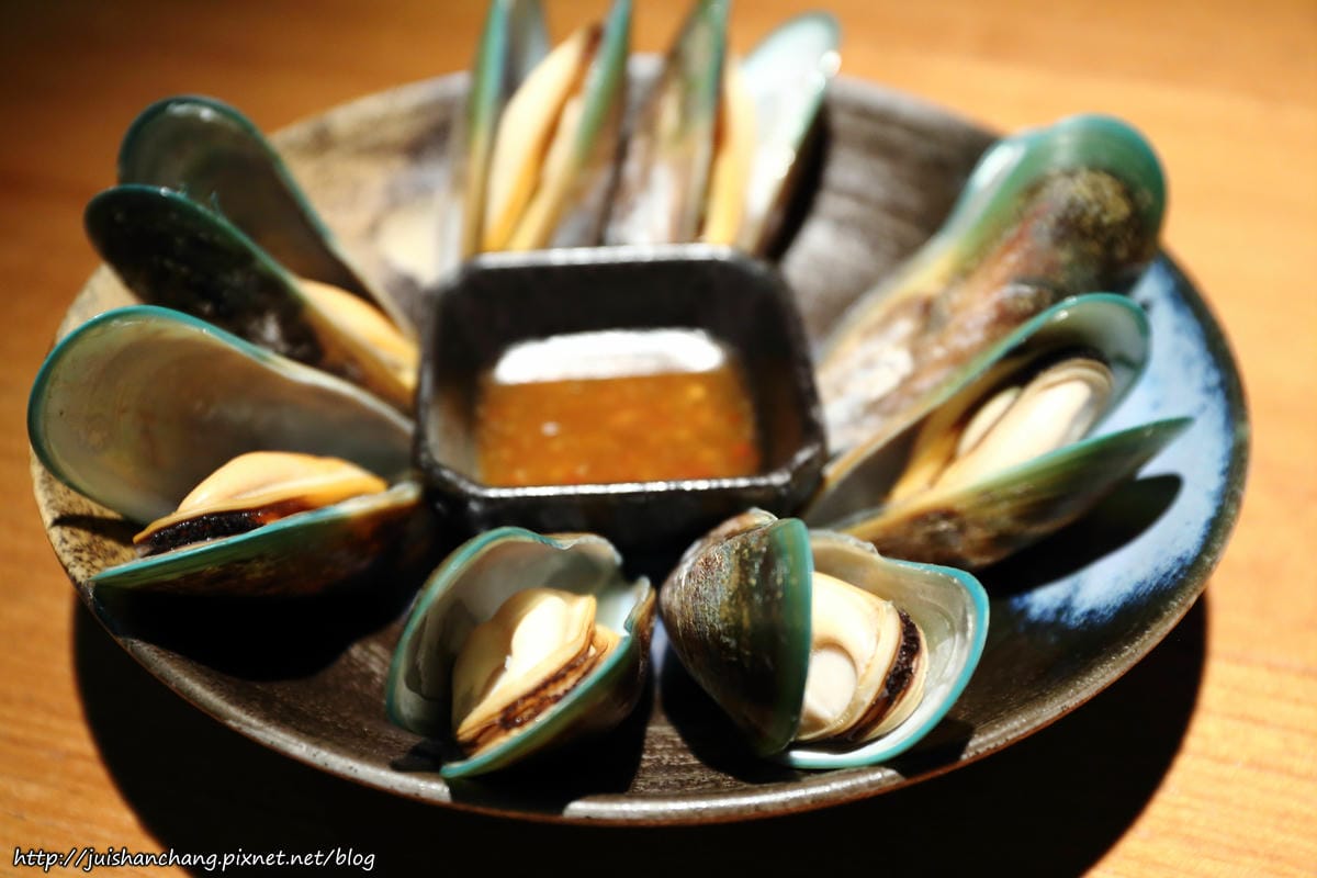 【食║台北】串場居酒屋 Kushi Bar〜好好吃之串燒名店推薦。適合嗨咖聚會的串燒居酒屋，下班後的小確幸！