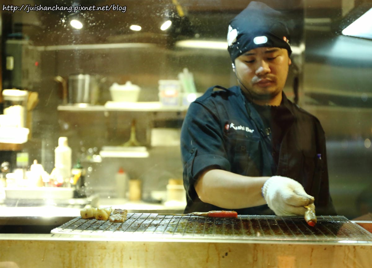 【食║台北】串場居酒屋 Kushi Bar〜好好吃之串燒名店推薦。適合嗨咖聚會的串燒居酒屋，下班後的小確幸！