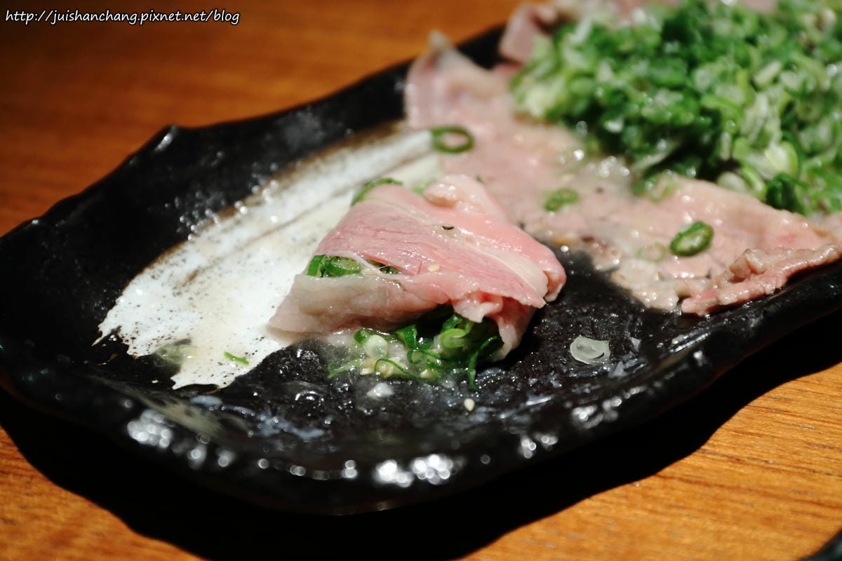 【食║台北】串場居酒屋 Kushi Bar〜好好吃之串燒名店推薦。適合嗨咖聚會的串燒居酒屋，下班後的小確幸！