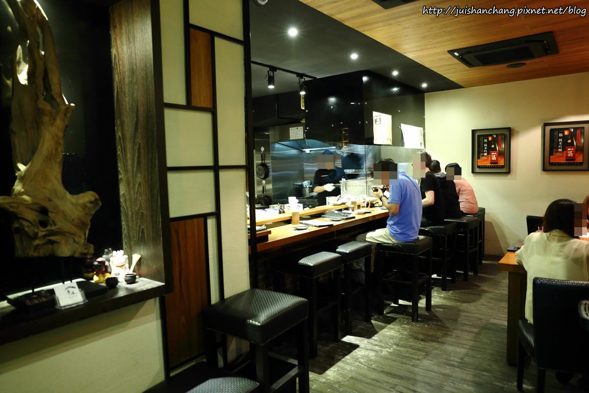 【食║台北】串場居酒屋 Kushi Bar〜好好吃之串燒名店推薦。適合嗨咖聚會的串燒居酒屋，下班後的小確幸！