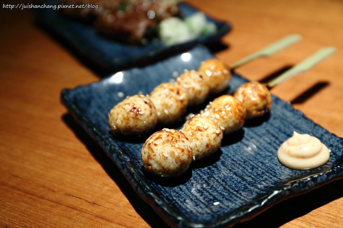 【食║台北】串場居酒屋 Kushi Bar〜好好吃之串燒名店推薦。適合嗨咖聚會的串燒居酒屋，下班後的小確幸！