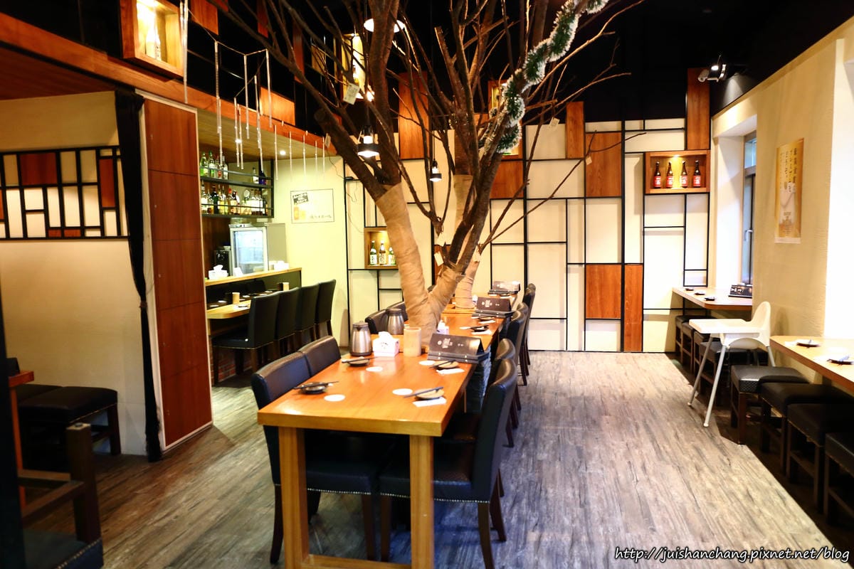 【食║台北】串場居酒屋 Kushi Bar〜好好吃之串燒名店推薦。適合嗨咖聚會的串燒居酒屋，下班後的小確幸！