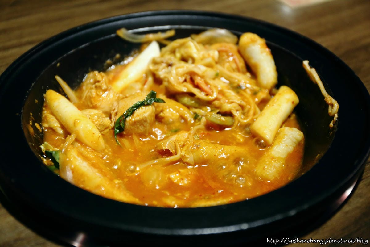 【食║台北】劉震川日韓大食館〜全新韓式火烤兩吃/自在吃一人份部隊鍋/國父紀念館巷弄美食