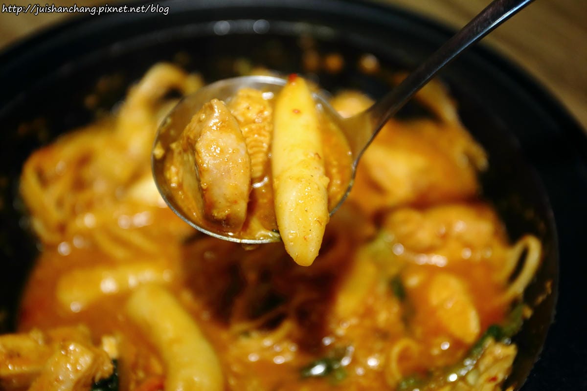 【食║台北】劉震川日韓大食館〜全新韓式火烤兩吃/自在吃一人份部隊鍋/國父紀念館巷弄美食