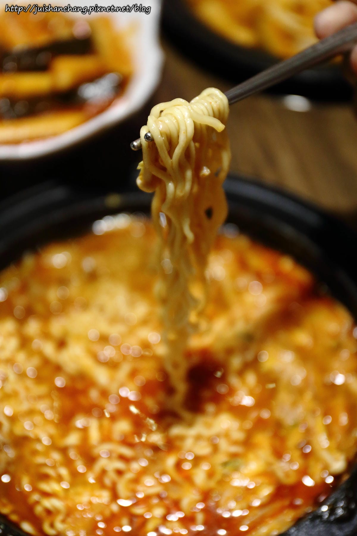 【食║台北】劉震川日韓大食館〜全新韓式火烤兩吃/自在吃一人份部隊鍋/國父紀念館巷弄美食