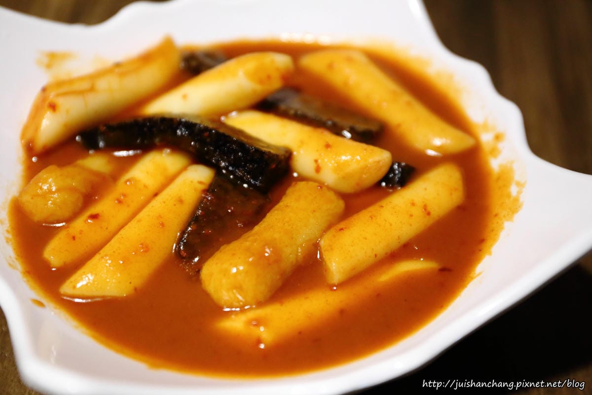 【食║台北】劉震川日韓大食館〜全新韓式火烤兩吃/自在吃一人份部隊鍋/國父紀念館巷弄美食