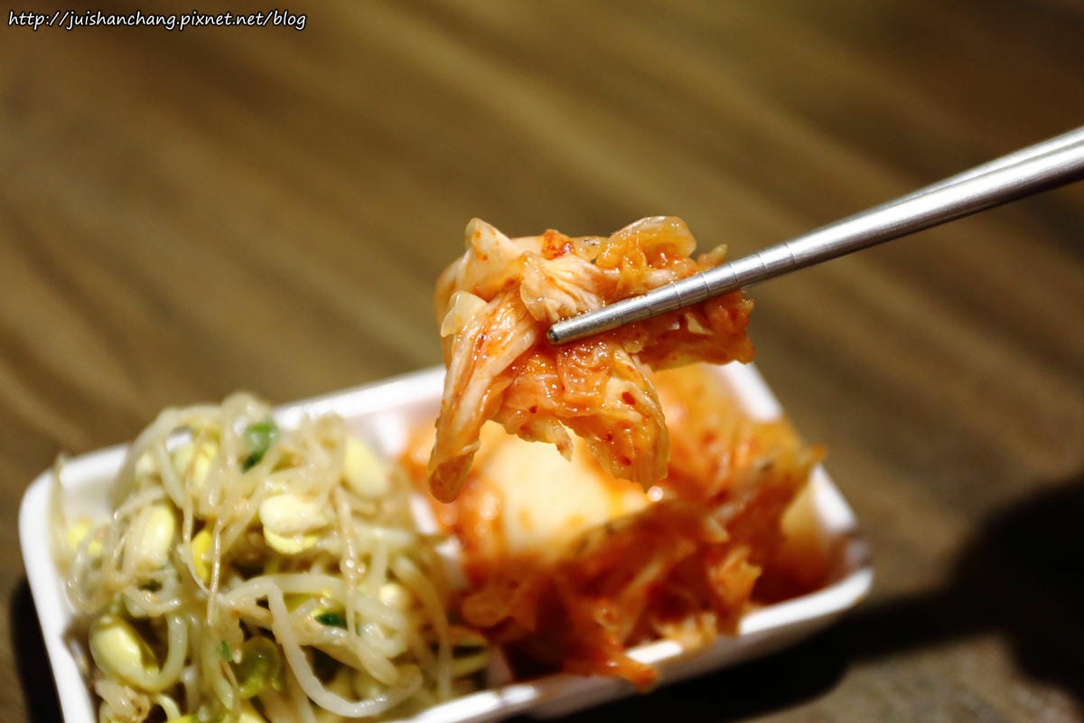 【食║台北】劉震川日韓大食館〜全新韓式火烤兩吃/自在吃一人份部隊鍋/國父紀念館巷弄美食