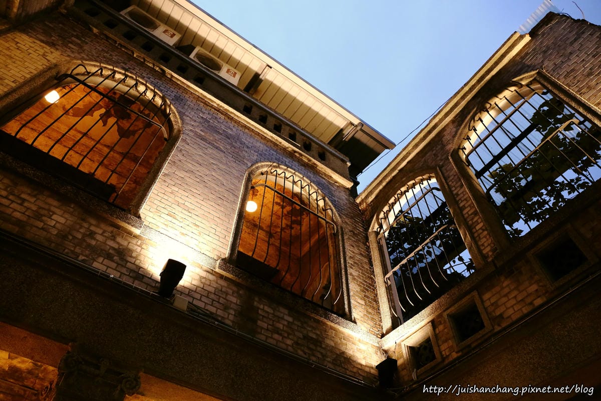 【食║台北】士林夜市。FB食尚曼谷〜百年古厝變身泰式創意料理，平價異國美食藏夜市，內行人才知道！