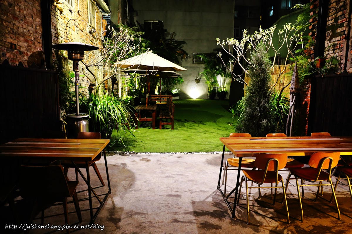 【食║台北】士林夜市。FB食尚曼谷〜百年古厝變身泰式創意料理，平價異國美食藏夜市，內行人才知道！