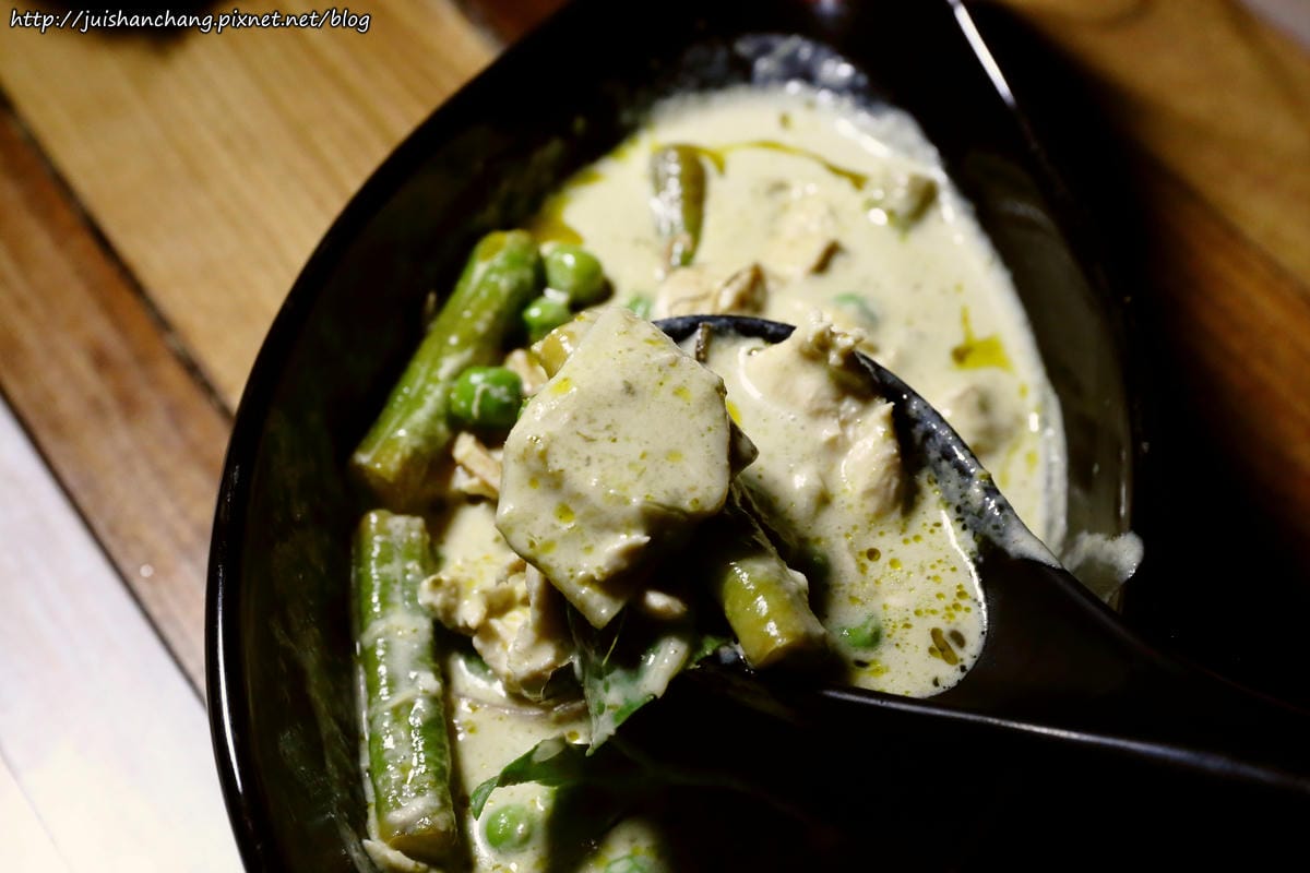 【食║台北】士林夜市。FB食尚曼谷〜百年古厝變身泰式創意料理，平價異國美食藏夜市，內行人才知道！