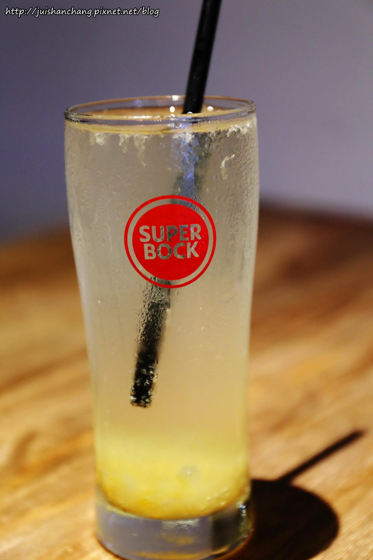 【食║台北】TAKE OUT美式餐廳〜呷飽祙？！新鮮料理手作漢堡！