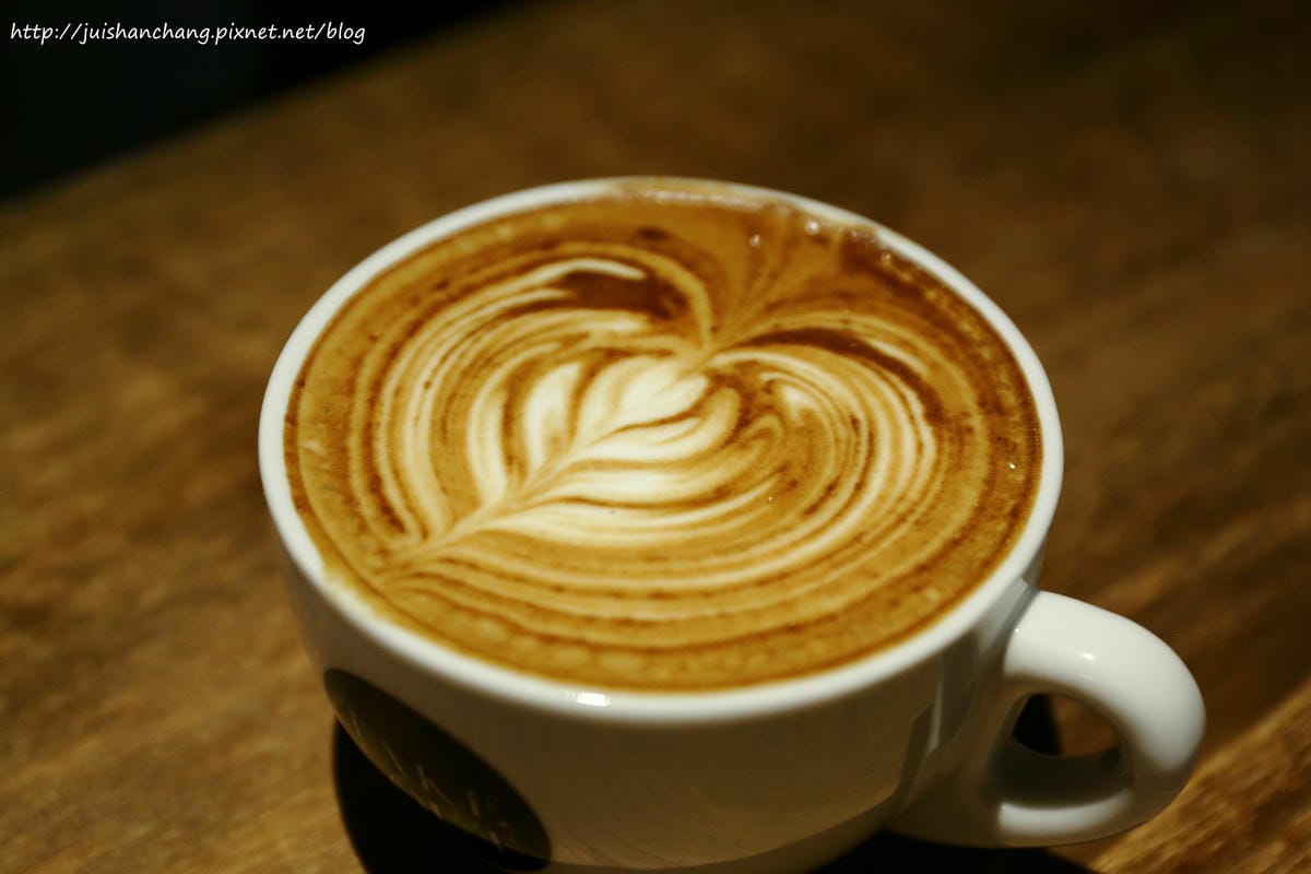 【食║台北】TAKE OUT美式餐廳〜呷飽祙？！新鮮料理手作漢堡！