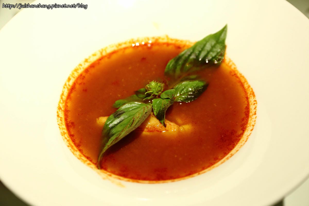 【食║台北】45區公寓〜跨國界創意料理。生日最大，壽星來吃最划算！