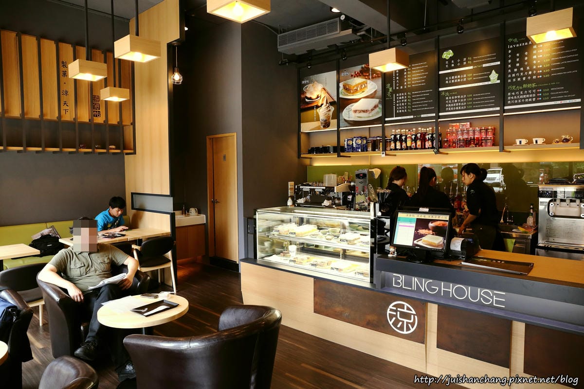 【食║台北】涼食帖BLING HOUSE〜夏日消暑呷這味。台灣第一家涼菓子咖啡館，冰涼Q軟讓人愛不釋“口”！