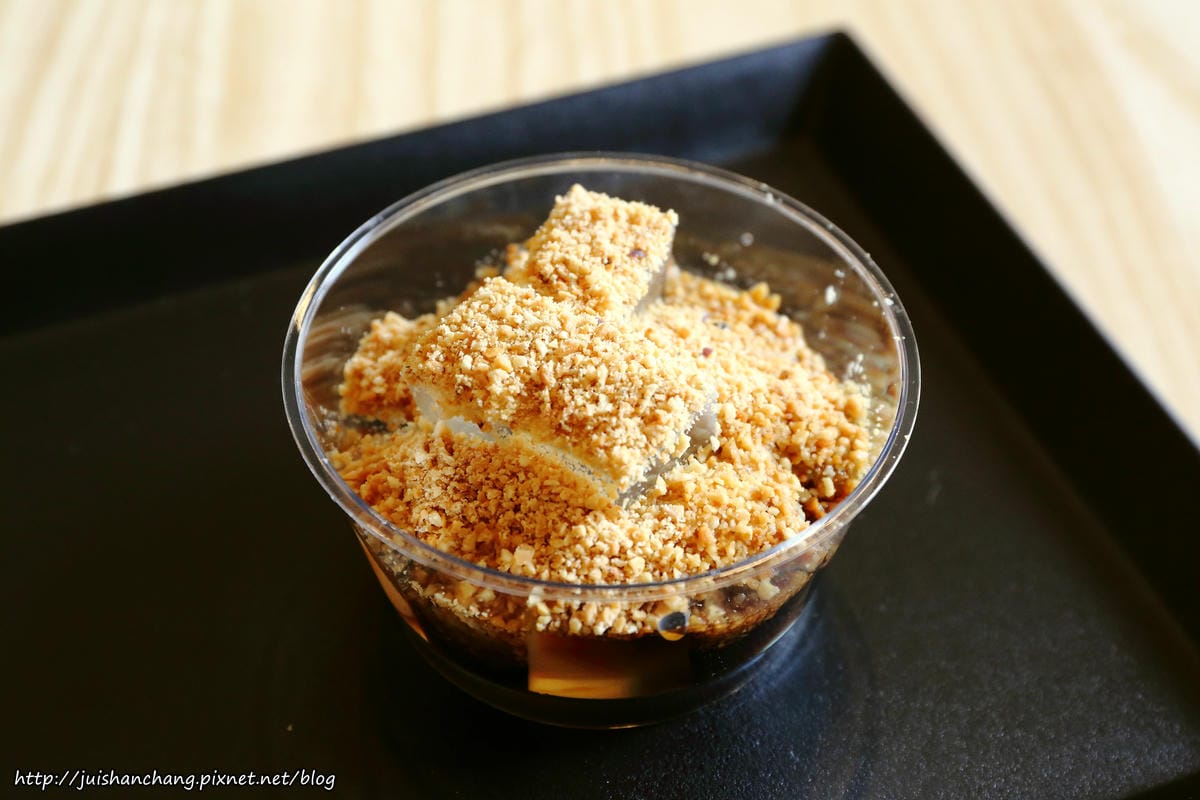 【食║台北】涼食帖BLING HOUSE〜夏日消暑呷這味。台灣第一家涼菓子咖啡館，冰涼Q軟讓人愛不釋“口”！