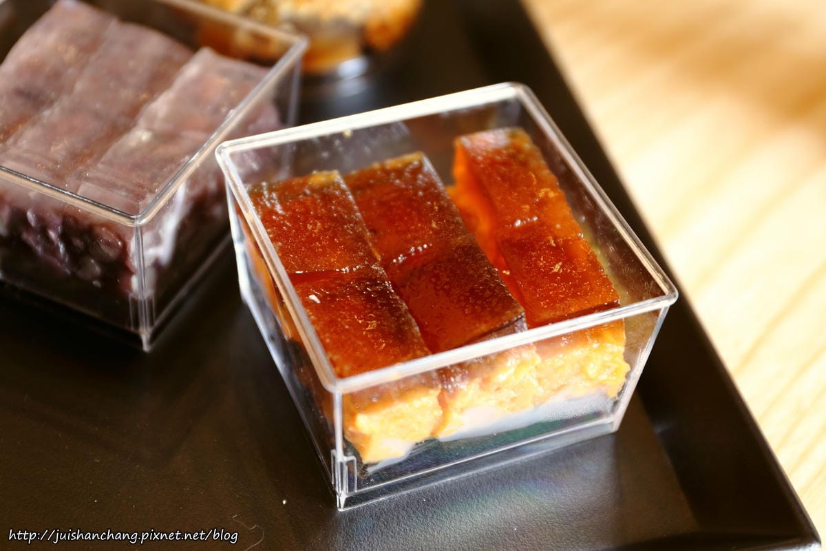 【食║台北】涼食帖BLING HOUSE〜夏日消暑呷這味。台灣第一家涼菓子咖啡館，冰涼Q軟讓人愛不釋“口”！