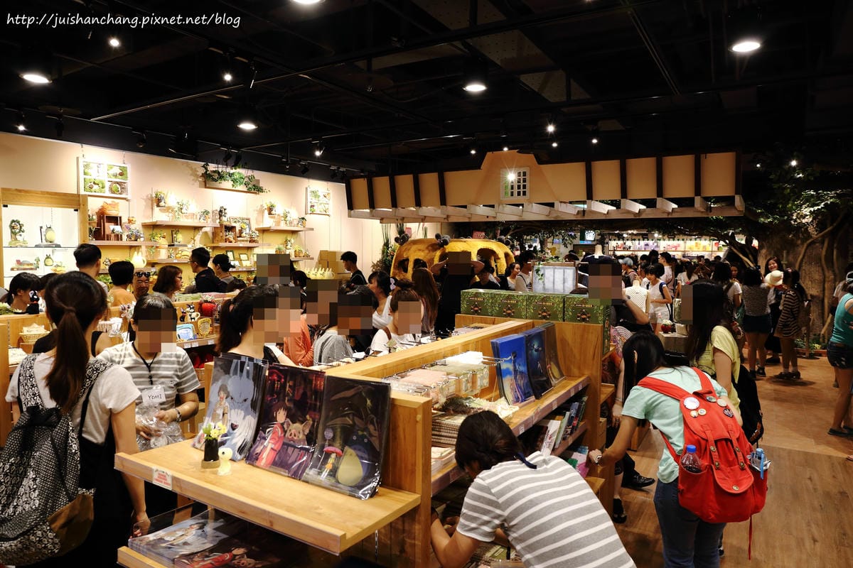 【購物║台北】橡子共和國〜龍貓來了！信義區ATT4Fun全新開幕。（歡迎分享，文末留言可抽獎獲得貓巴士手指玩偶，中獎名單公布）　