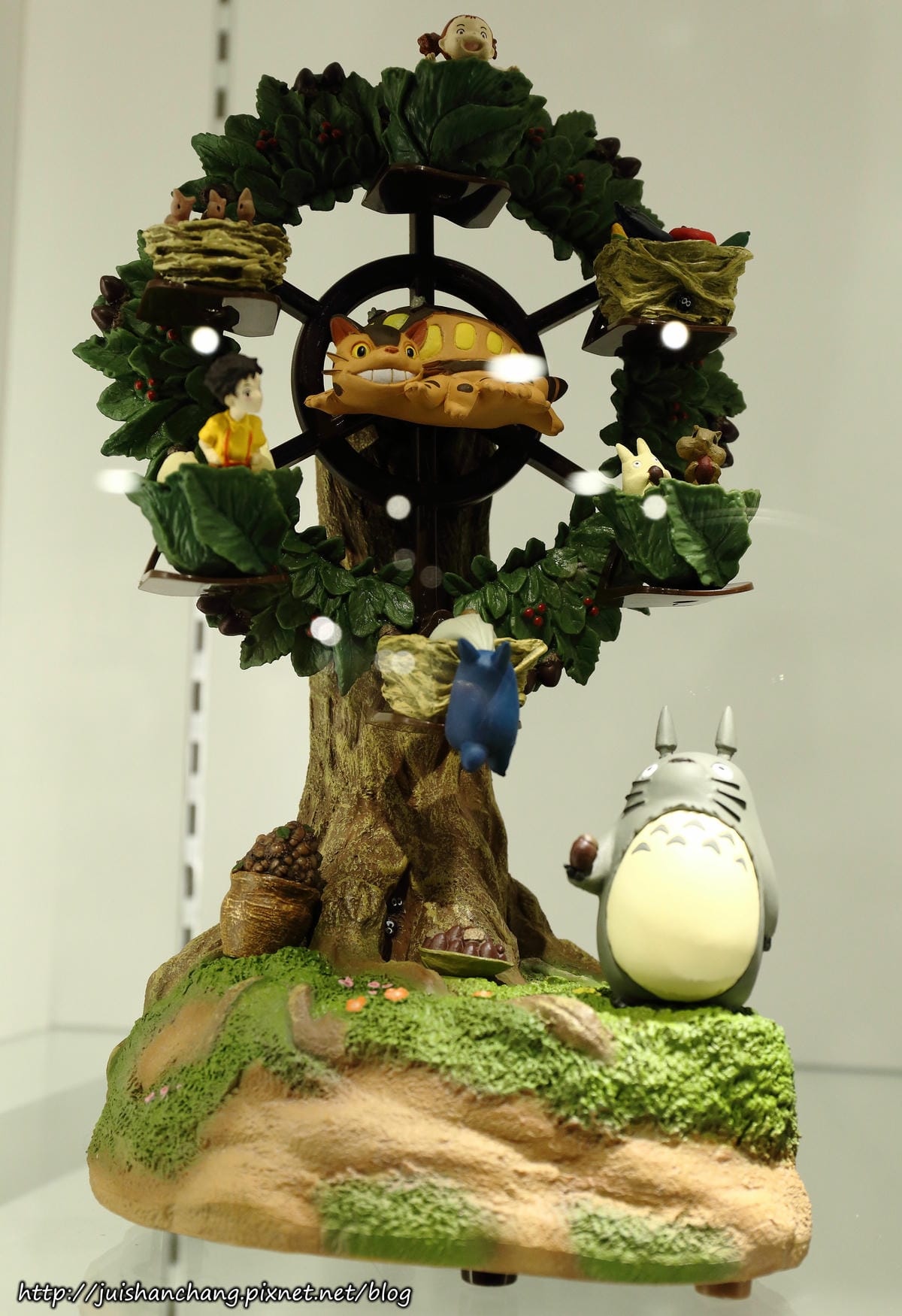 【購物║台北】橡子共和國〜龍貓來了！信義區ATT4Fun全新開幕。（歡迎分享，文末留言可抽獎獲得貓巴士手指玩偶，中獎名單公布）　