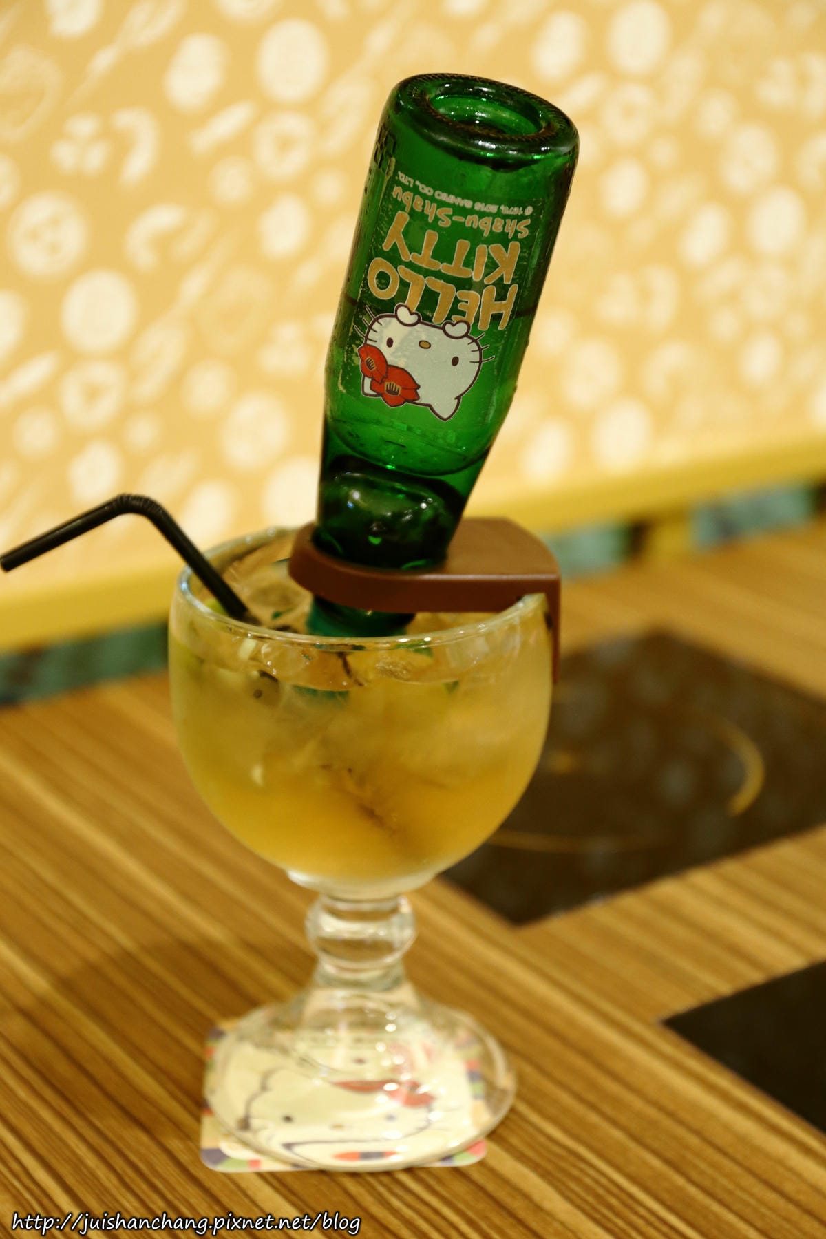 【食║台北】HELLO KITTY Shabu-Shabu 凱蒂貓主題日式涮涮鍋〜全球第一間！可愛指數破表！（7/7開始試營運囉！）