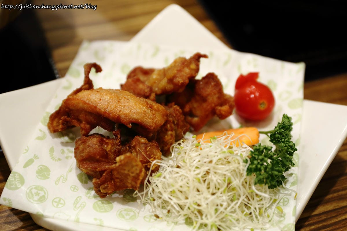 【食║台北】HELLO KITTY Shabu-Shabu 凱蒂貓主題日式涮涮鍋〜全球第一間！可愛指數破表！（7/7開始試營運囉！）