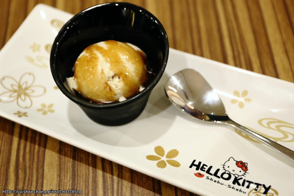 【食║台北】HELLO KITTY Shabu-Shabu 凱蒂貓主題日式涮涮鍋〜全球第一間！可愛指數破表！（7/7開始試營運囉！）