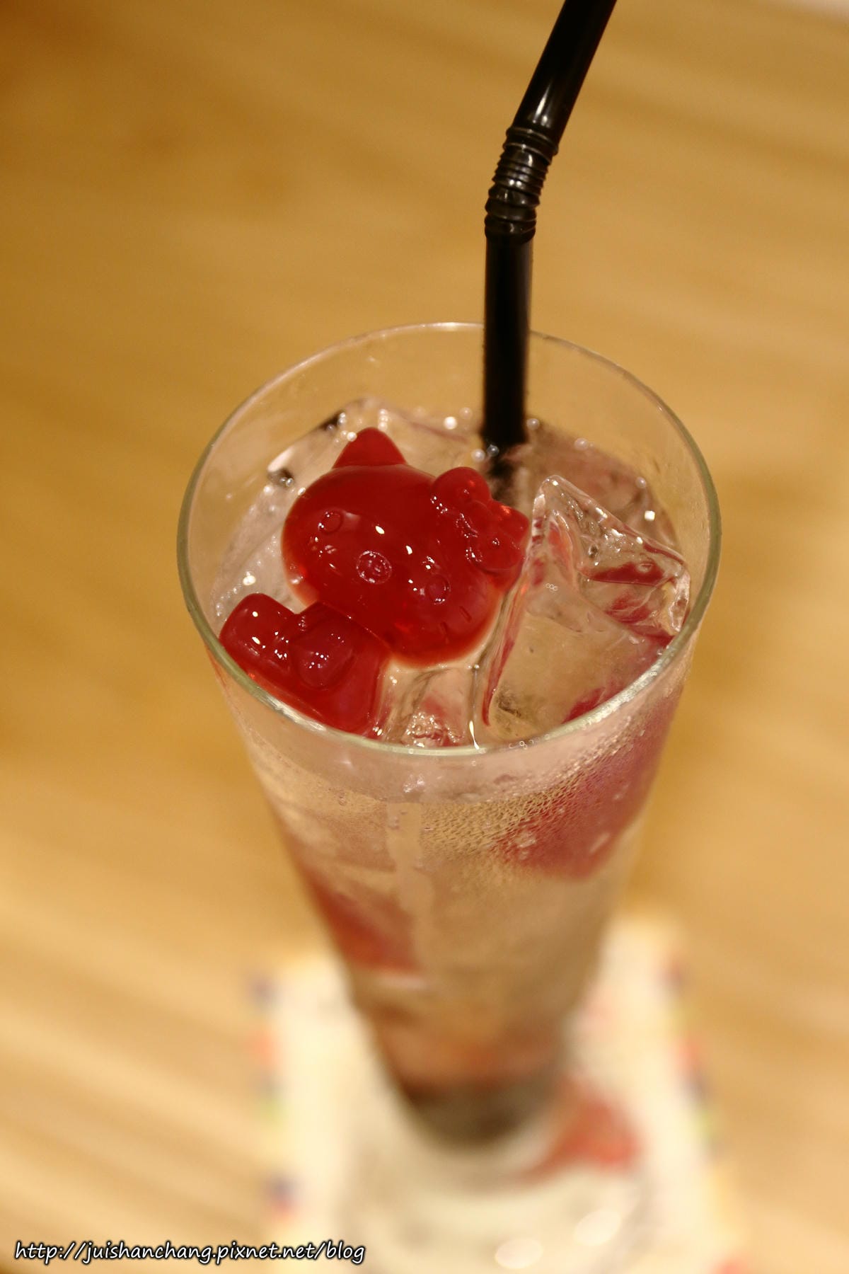 【食║台北】HELLO KITTY Shabu-Shabu 凱蒂貓主題日式涮涮鍋〜全球第一間！可愛指數破表！（7/7開始試營運囉！）