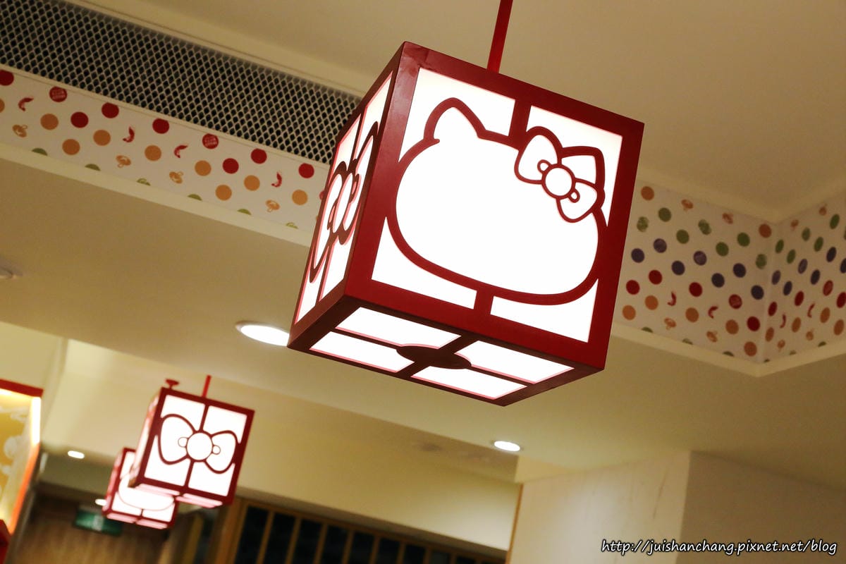 【食║台北】HELLO KITTY Shabu-Shabu 凱蒂貓主題日式涮涮鍋〜全球第一間！可愛指數破表！（7/7開始試營運囉！）