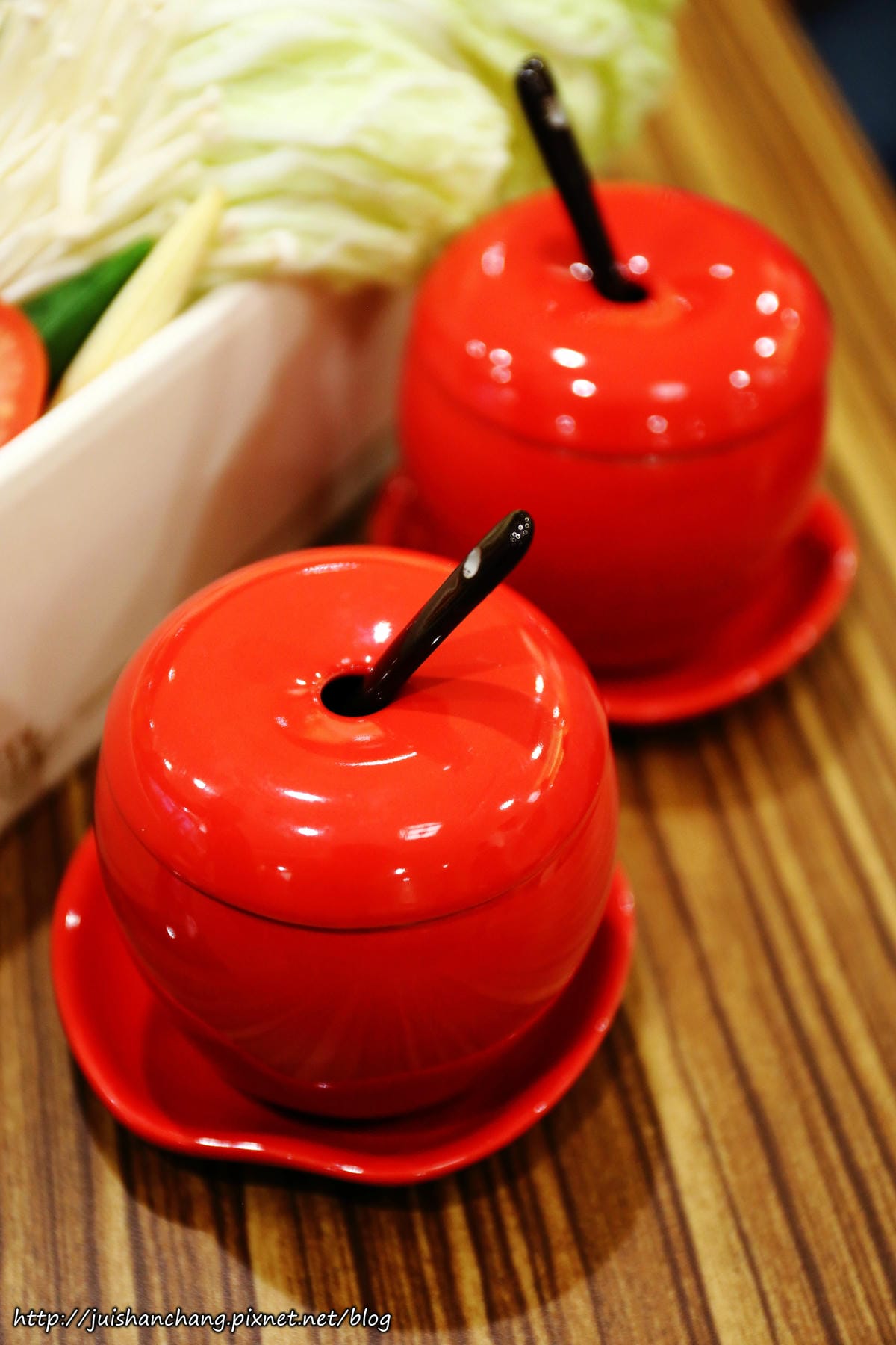 【食║台北】HELLO KITTY Shabu-Shabu 凱蒂貓主題日式涮涮鍋〜全球第一間！可愛指數破表！（7/7開始試營運囉！）