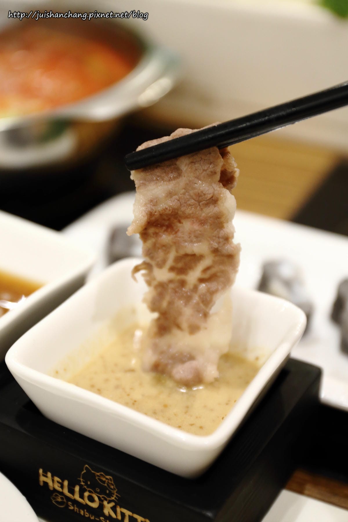 【食║台北】HELLO KITTY Shabu-Shabu 凱蒂貓主題日式涮涮鍋〜全球第一間！可愛指數破表！（7/7開始試營運囉！）