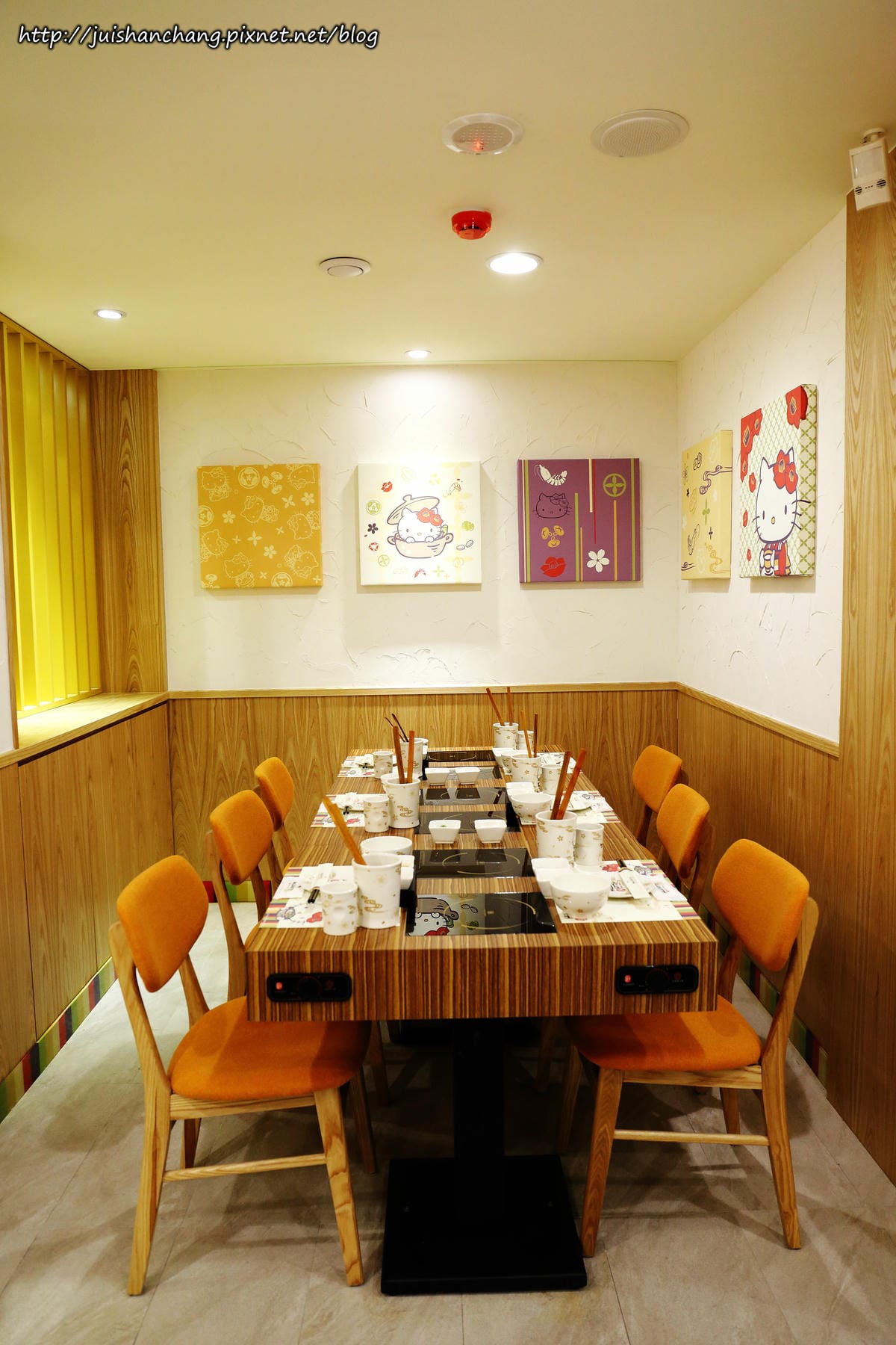 【食║台北】HELLO KITTY Shabu-Shabu 凱蒂貓主題日式涮涮鍋〜全球第一間！可愛指數破表！（7/7開始試營運囉！）