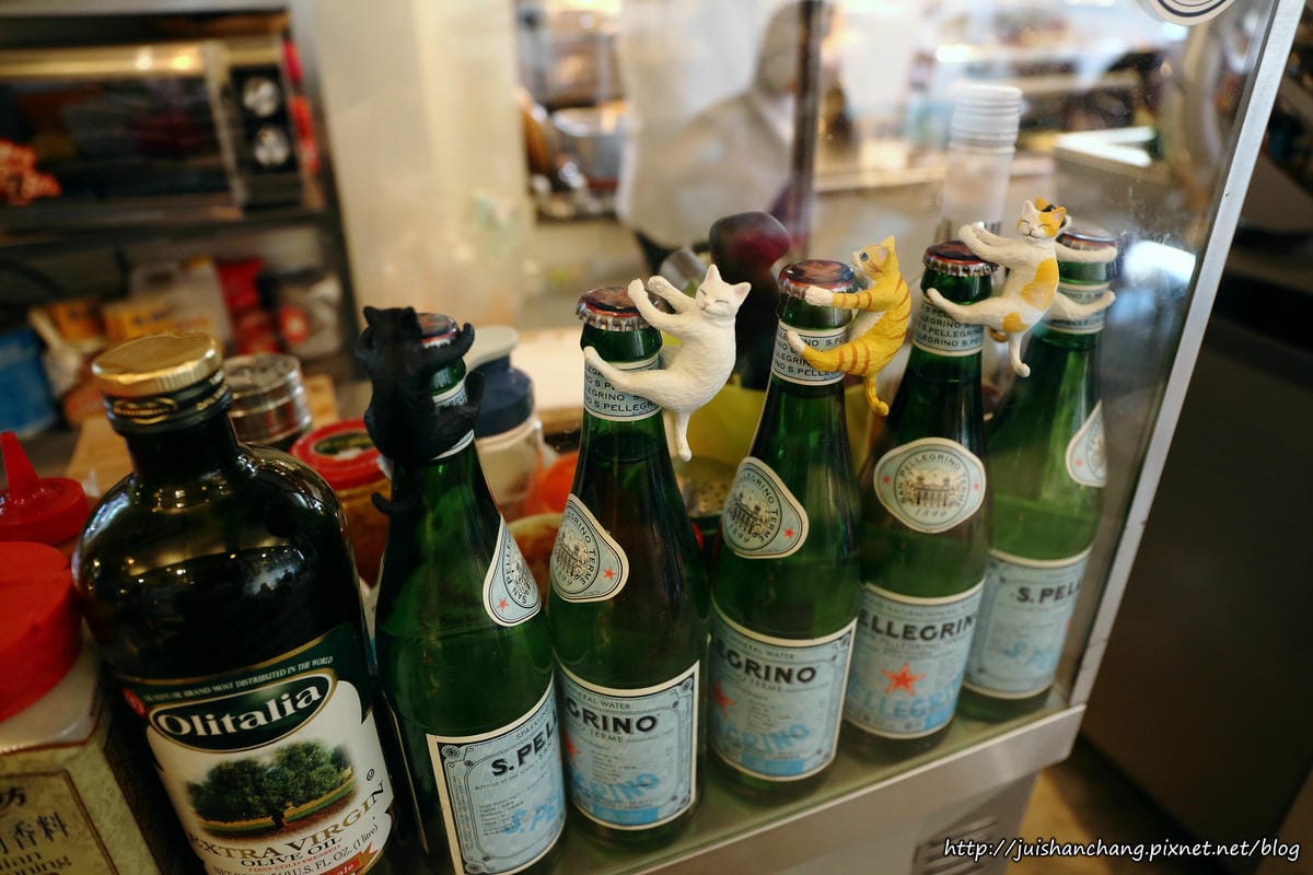 【食║台北】MinouMinou貓咪餐廳〜公館商圈裡美味早午餐。 貓奴淚推「太讚！」