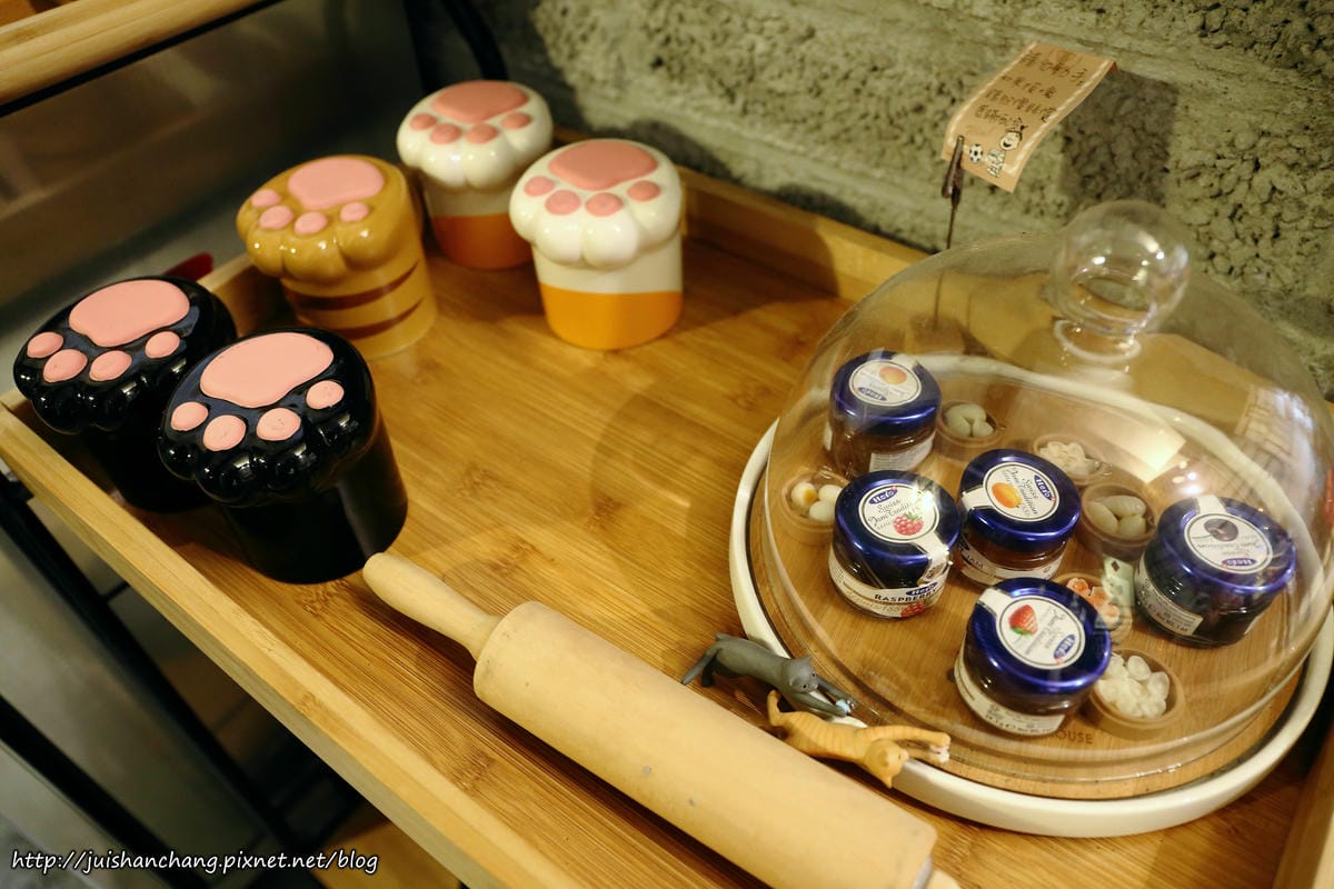 【食║台北】MinouMinou貓咪餐廳〜公館商圈裡美味早午餐。 貓奴淚推「太讚！」