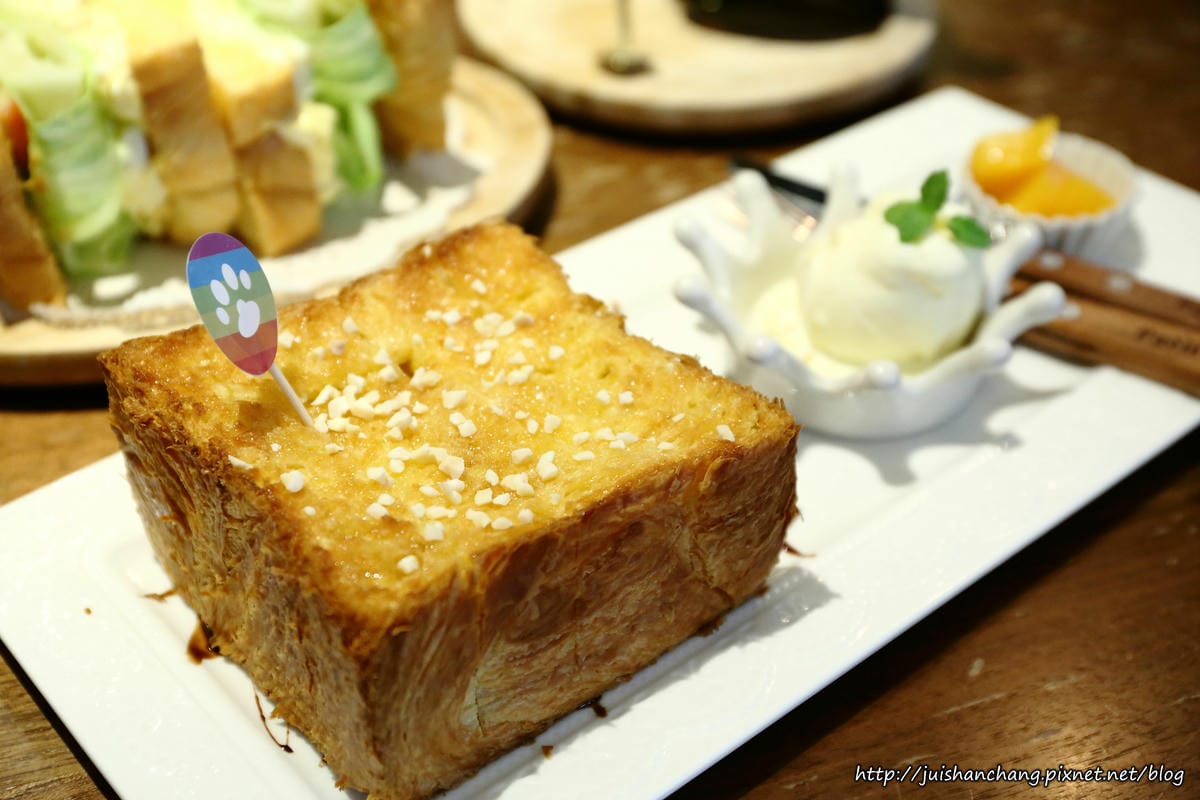 【食║台北】MinouMinou貓咪餐廳〜公館商圈裡美味早午餐。 貓奴淚推「太讚！」