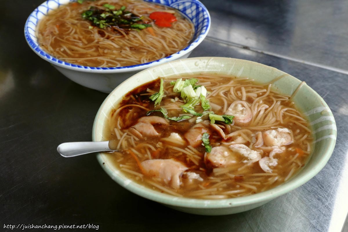 【食║台中沙鹿】沙鹿在地狼帶頭早餐特集〜阿水飯糰、邵氏飯糰、鹿寮大腸麵線、沙鹿肉圓福，沙鹿人氣早餐登場！