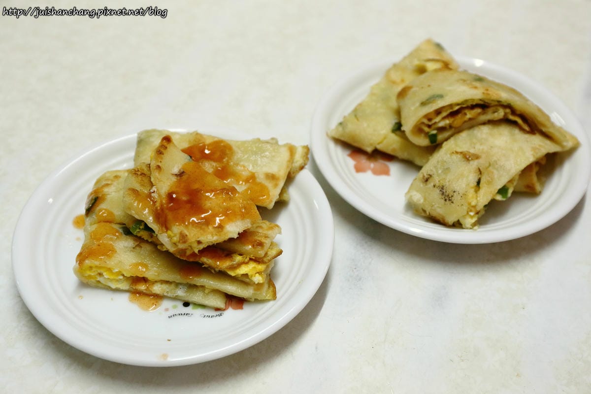 【食║台中沙鹿】沙鹿在地狼帶頭早餐特集〜阿水飯糰、邵氏飯糰、鹿寮大腸麵線、沙鹿肉圓福，沙鹿人氣早餐登場！