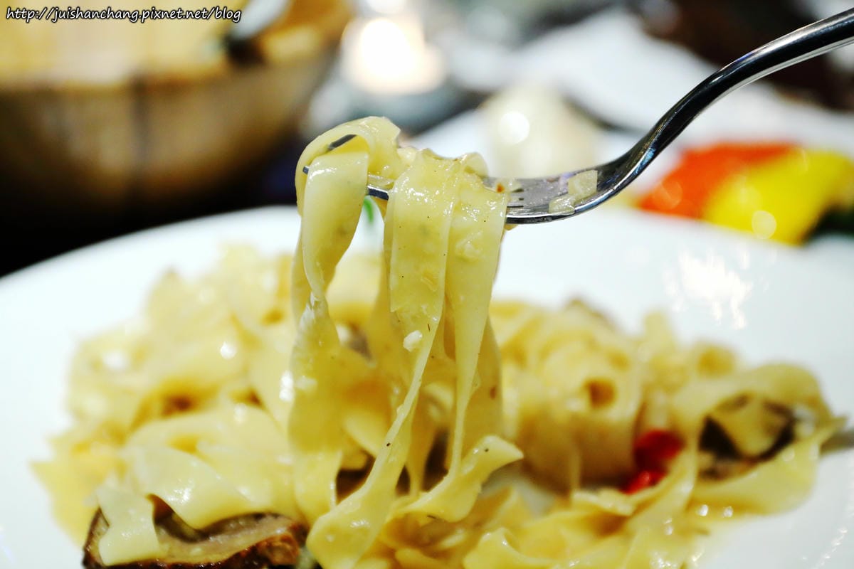 【食║台北】Villa.like Bistro 悅禾莊園義法餐酒館〜東區美食x小酌x時尚。帥氣專業的Bartender，為您調製專屬的酒！