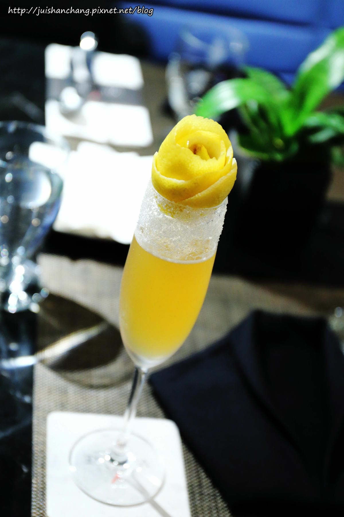 【食║台北】Villa.like Bistro 悅禾莊園義法餐酒館〜東區美食x小酌x時尚。帥氣專業的Bartender，為您調製專屬的酒！