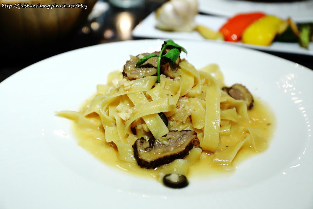 【食║台北】Villa.like Bistro 悅禾莊園義法餐酒館〜東區美食x小酌x時尚。帥氣專業的Bartender，為您調製專屬的酒！