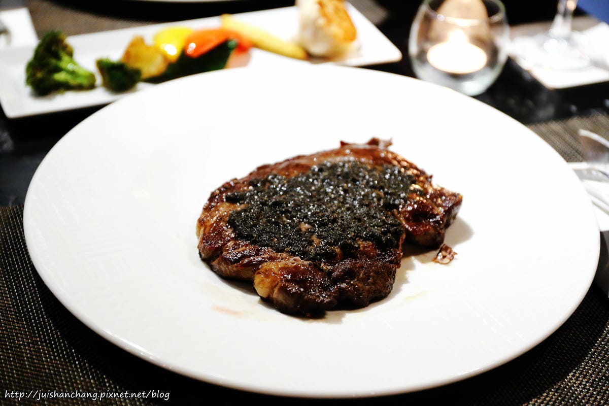 【食║台北】Villa.like Bistro 悅禾莊園義法餐酒館〜東區美食x小酌x時尚。帥氣專業的Bartender，為您調製專屬的酒！