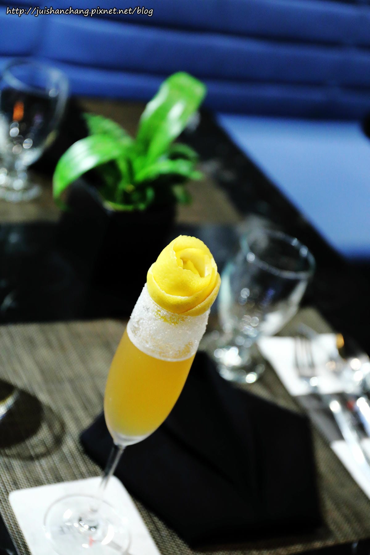 【食║台北】Villa.like Bistro 悅禾莊園義法餐酒館〜東區美食x小酌x時尚。帥氣專業的Bartender，為您調製專屬的酒！