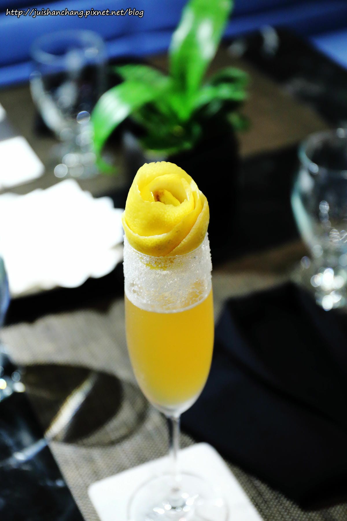 【食║台北】Villa.like Bistro 悅禾莊園義法餐酒館〜東區美食x小酌x時尚。帥氣專業的Bartender，為您調製專屬的酒！