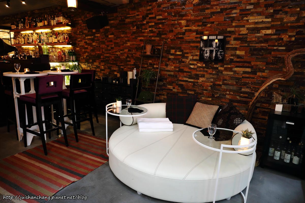 【食║台北】Villa.like Bistro 悅禾莊園義法餐酒館〜東區美食x小酌x時尚。帥氣專業的Bartender，為您調製專屬的酒！