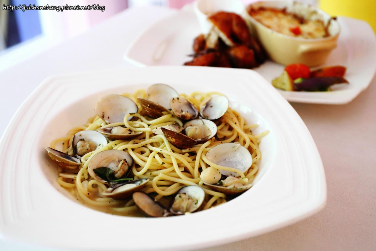 【食║新北中永和】伊莎貝拉風情館〜浪漫異國風情。約會餐廳、親子餐廳推薦（已歇業）