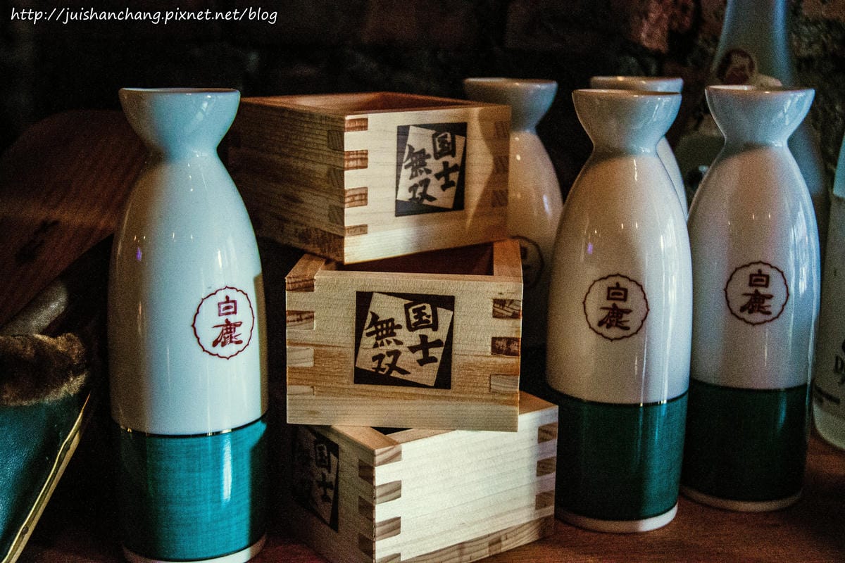 【食║台北】57食堂酒場-餐酒館Bistro～引領遼寧街夜市新風潮。喝杯小酒配上一些下酒菜，不用花大錢也能吃得到！