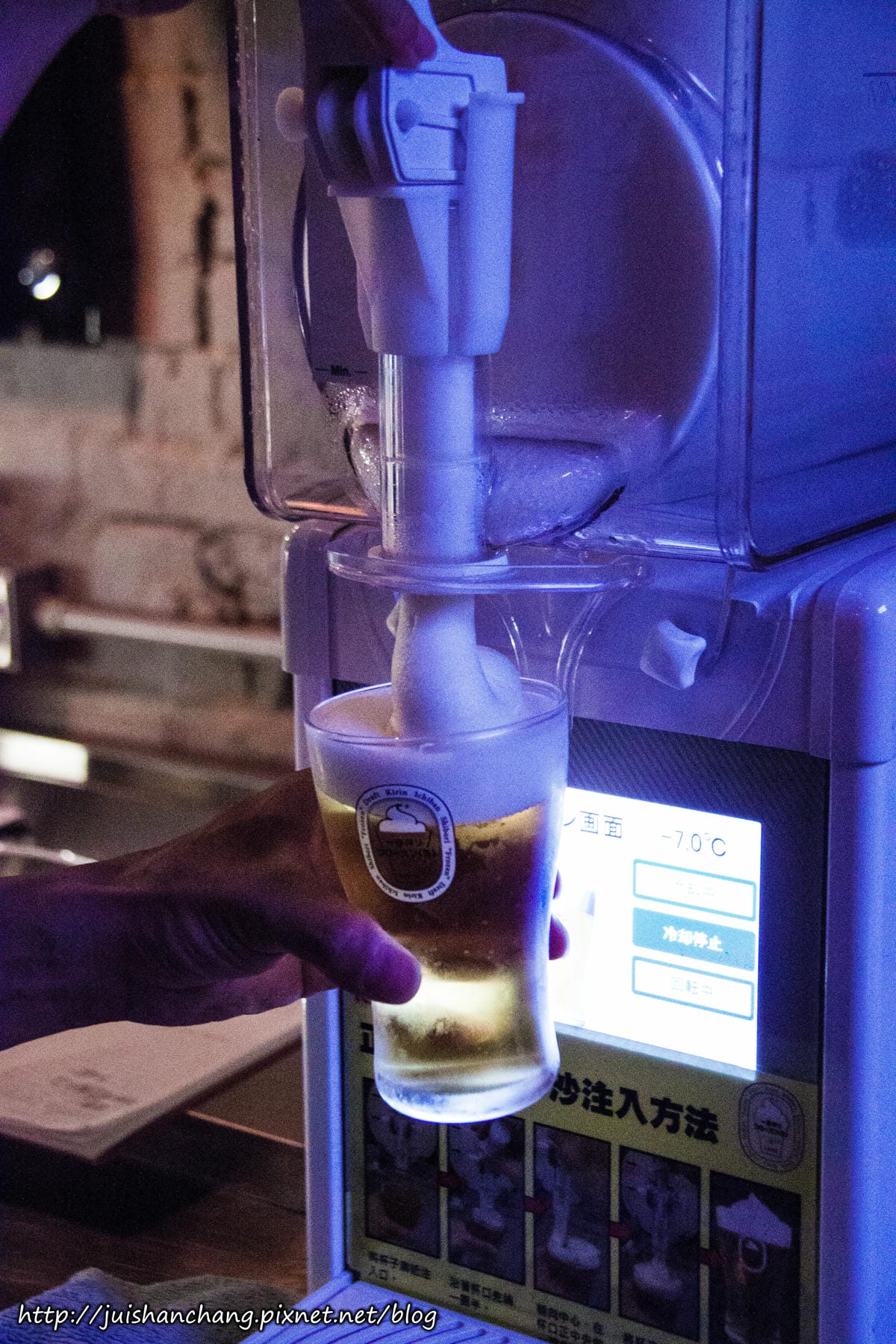 【食║台北】57食堂酒場-餐酒館Bistro～引領遼寧街夜市新風潮。喝杯小酒配上一些下酒菜，不用花大錢也能吃得到！