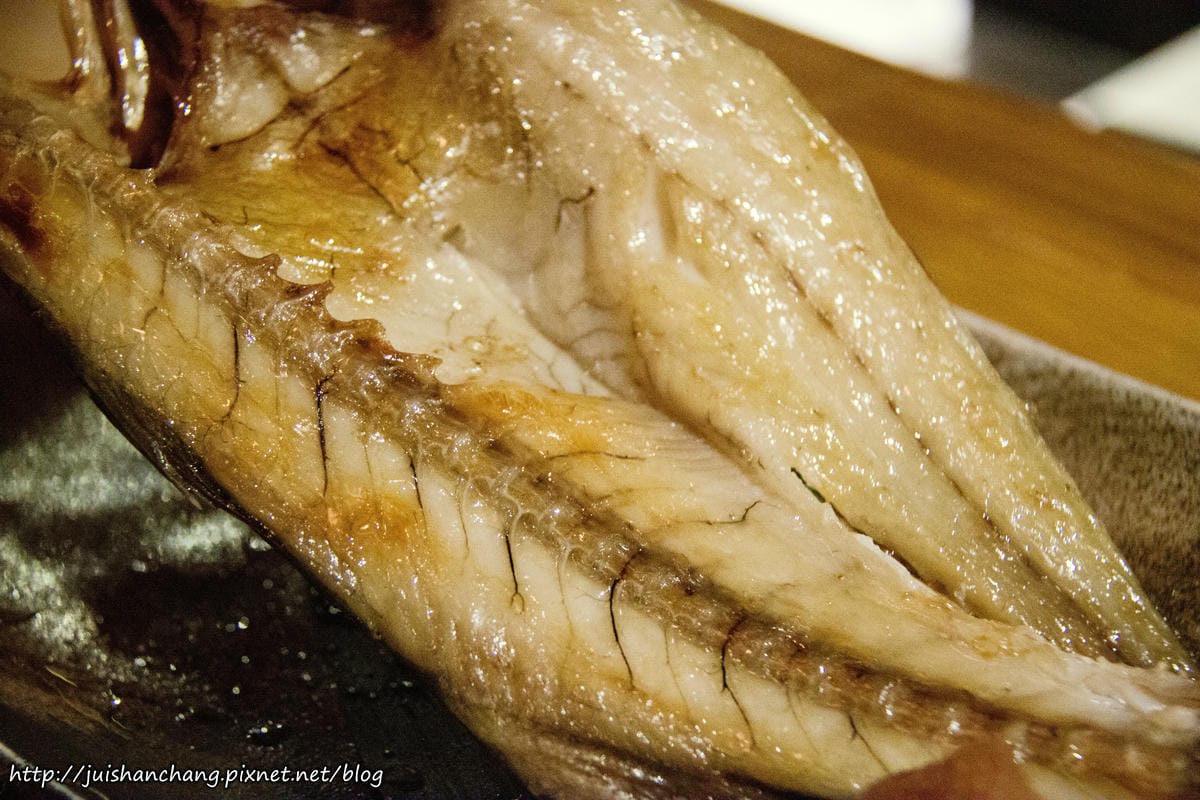 【食║台北】57食堂酒場-餐酒館Bistro～引領遼寧街夜市新風潮。喝杯小酒配上一些下酒菜，不用花大錢也能吃得到！