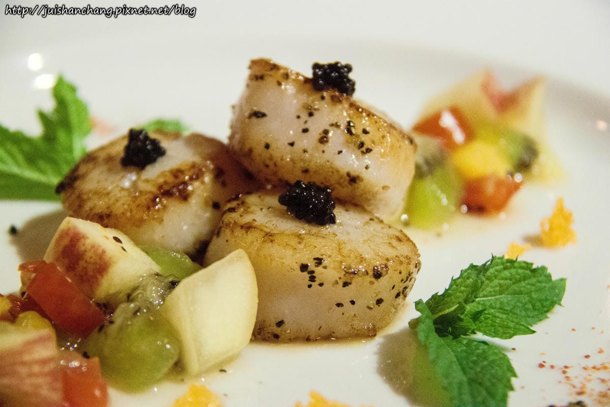 【食║台北】57食堂酒場-餐酒館Bistro～引領遼寧街夜市新風潮。喝杯小酒配上一些下酒菜，不用花大錢也能吃得到！